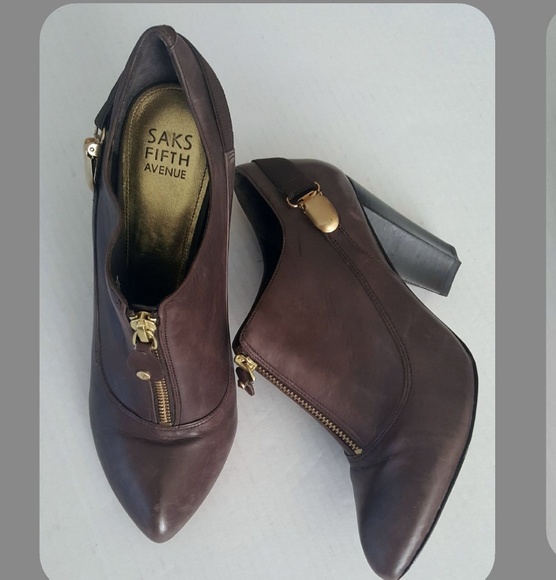 Saks Fifth Avenue Shoes - ✴SAKS Fifth Avenue✴ Ankle Booties